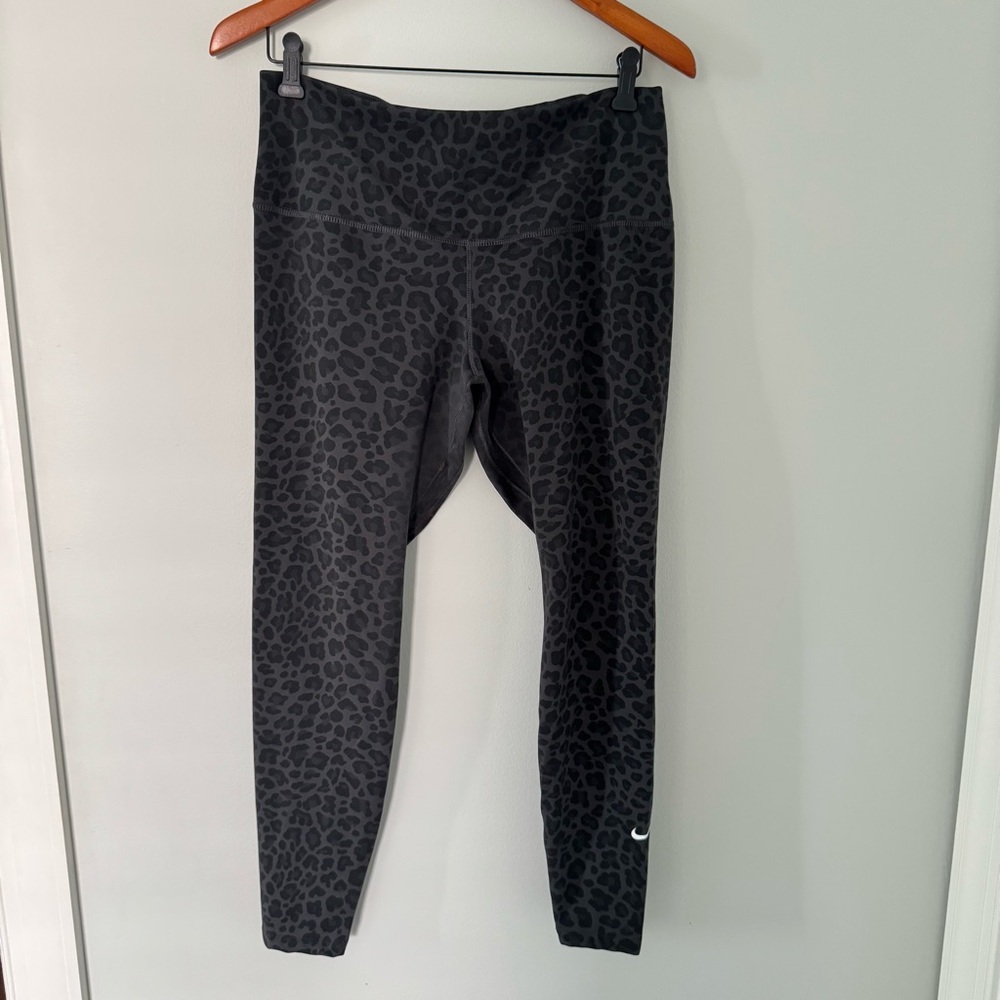 Nike Black Leopard Print Leggings Size L